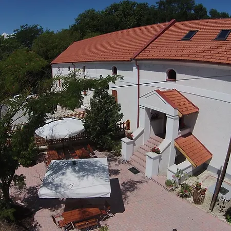 Bak Vendéglő 3* Gyulakeszi